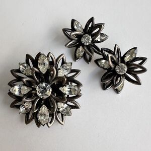 Vintage 1950s Christian Dior Austrian Rhinestone Brooch Clip & Earrings Parure
